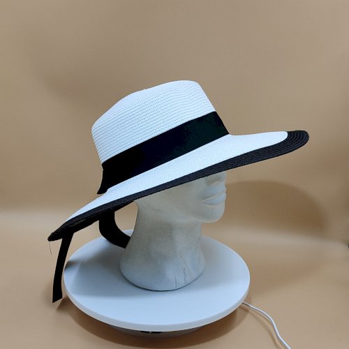 Paryżanka kapelusz z papieru z bardzo szerokim rondem biało czarny